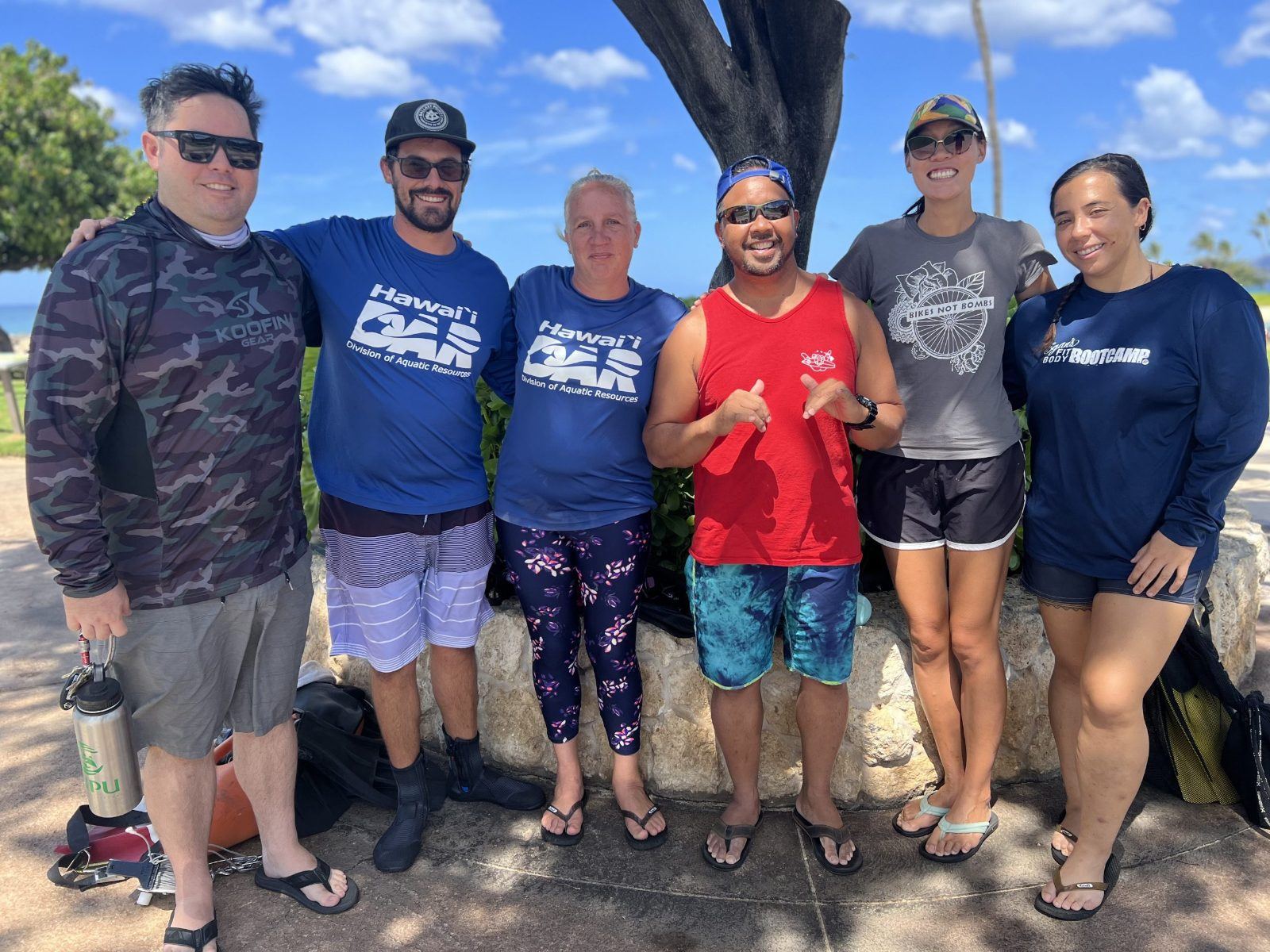 Hoʻōla Hāniʻo members with partners from the Division of Aquatic Resources